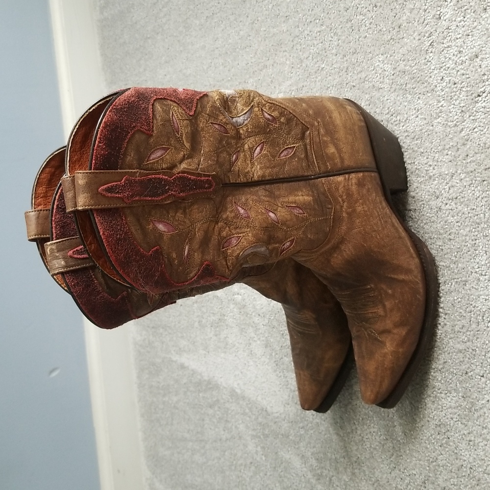 Dan post cowgirl boots size 9 never worn.